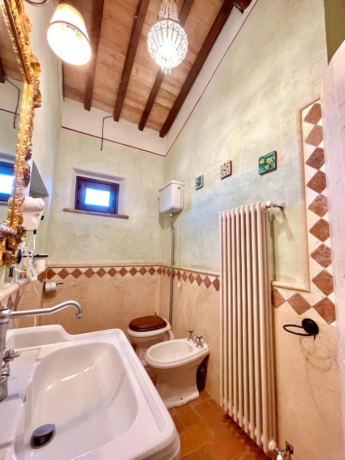 Casale Baldelli Apartments カスティリオーネ・デル・ラーゴ エクステリア 写真