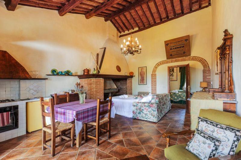 Casale Baldelli Apartments カスティリオーネ・デル・ラーゴ エクステリア 写真